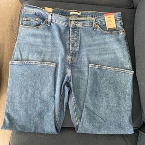 NWT Levi’s Jeans Wedgie Straight. High Rise. 24W. Button front. New. Never worn.